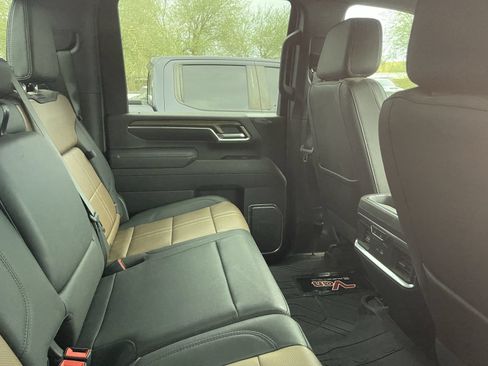 Used 2025 Chevrolet Silverado 3500 High Country w/ High Country Premium Package AWD/4WD image 8