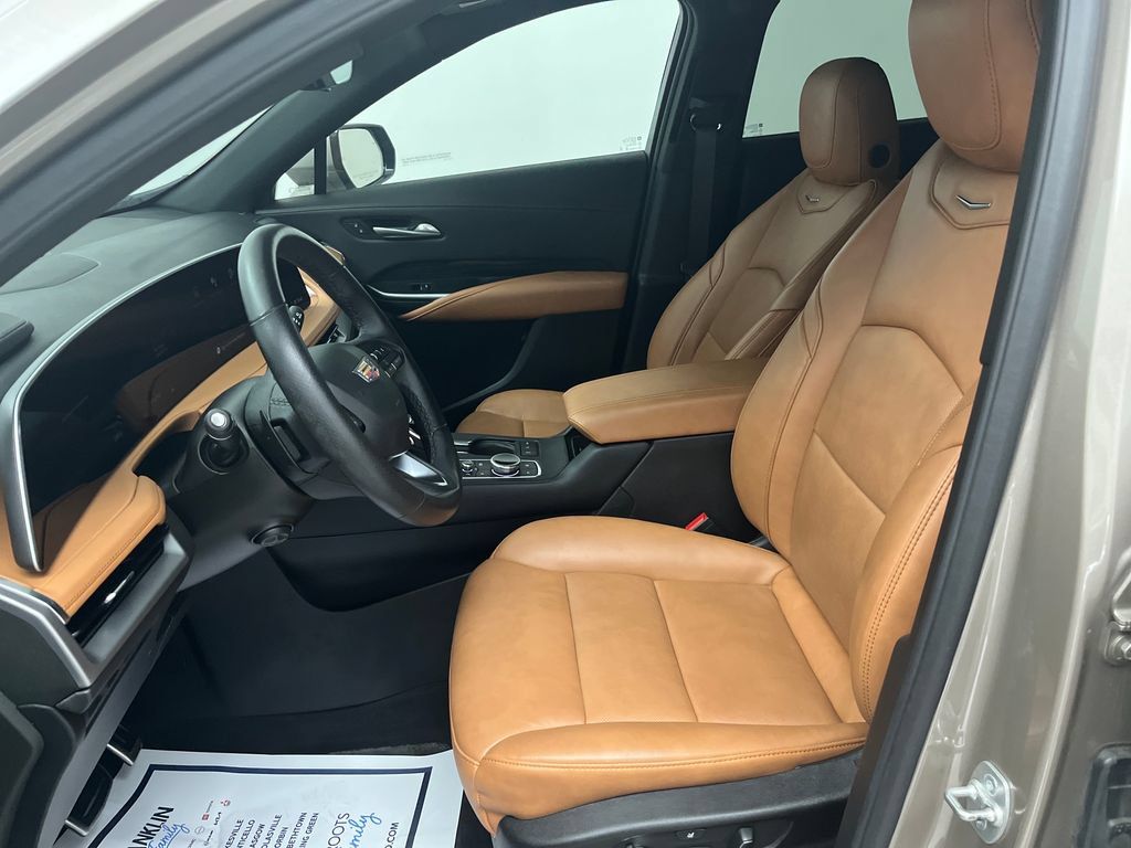 Used 2024 Cadillac XT4 Sport AWD/4WD image 12