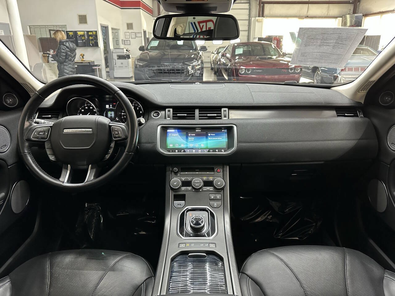 Used 2019 Land Rover Range Rover Evoque HSE AWD/4WD image 18