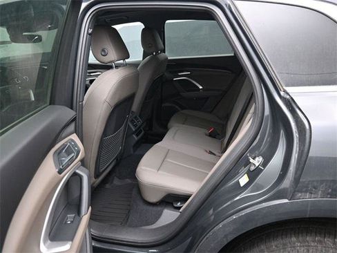 New 2025 Audi Q5 Premium image 11