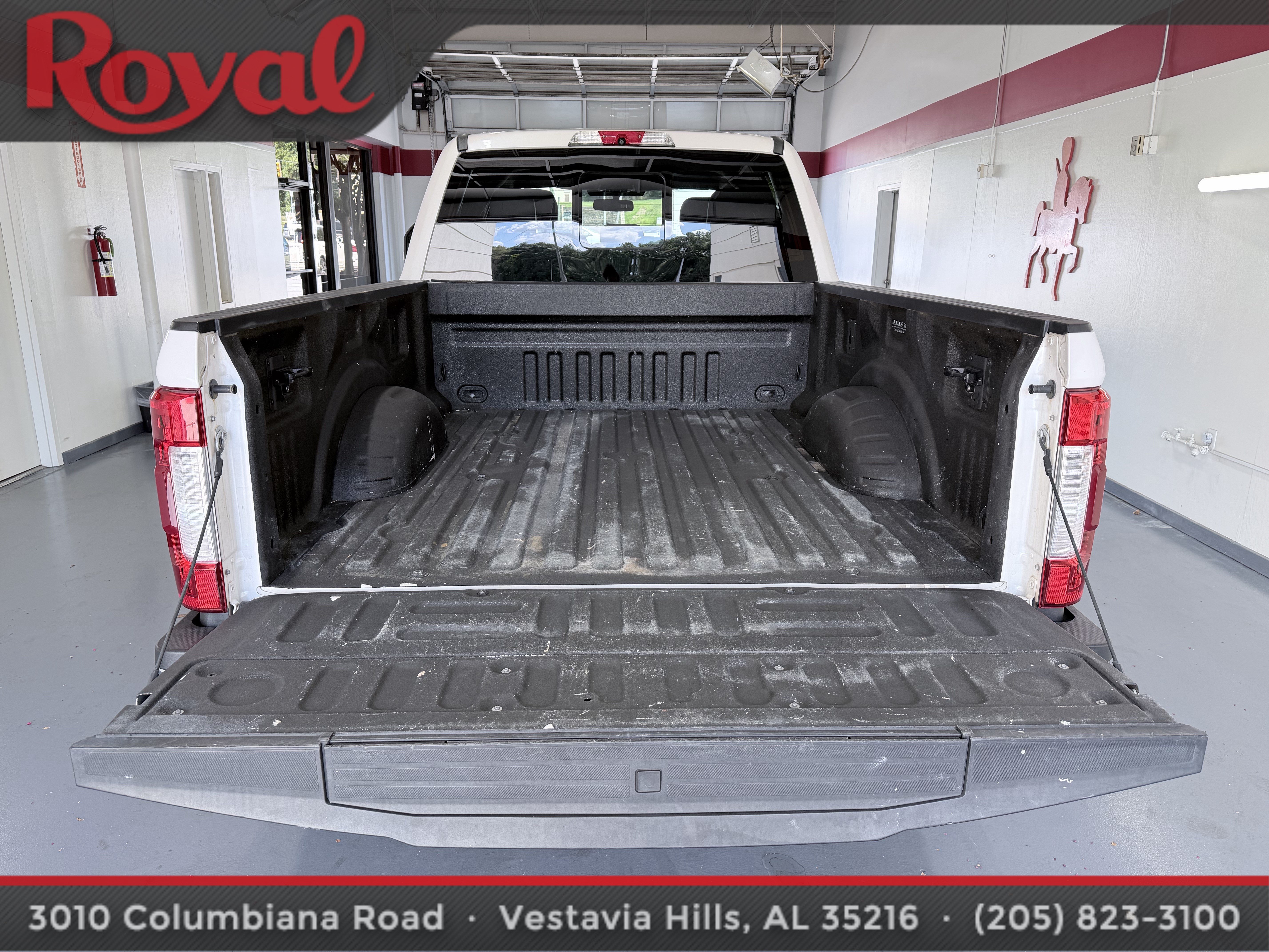 Used 2017 Ford F250 Lariat w/ Lariat Value Package AWD/4WD image 6