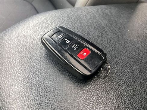 Used 2020 Toyota RAV4 XLE image 14