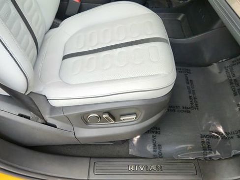 Used 2024 Rivian R1S Adventure image 23