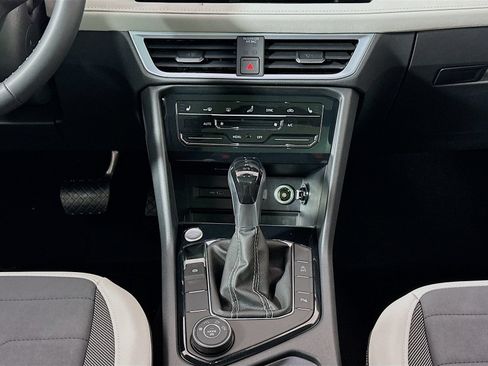 New 2026 Volkswagen Taos SE AWD/4WD image 17