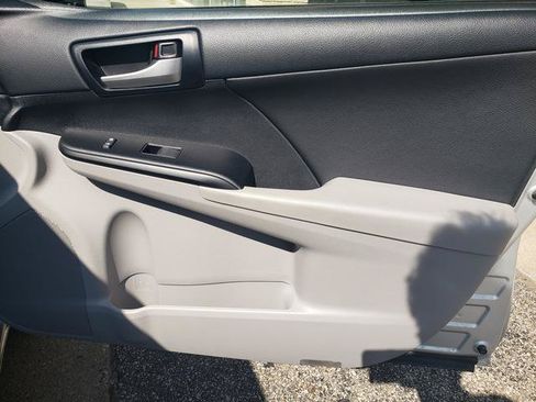 Used 2014 Toyota Camry LE FWD image 18