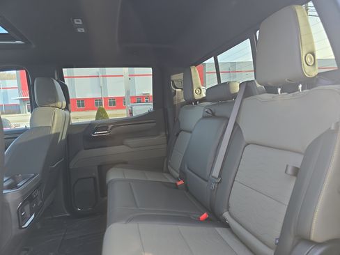 Used 2025 Chevrolet Silverado 1500 ZR2 image 15