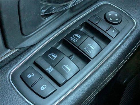 Used 2017 RAM 1500 Sport image 12