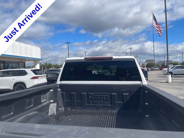 Used 2025 Chevrolet Silverado 2500 LT w/ Convenience Package AWD/4WD image 8