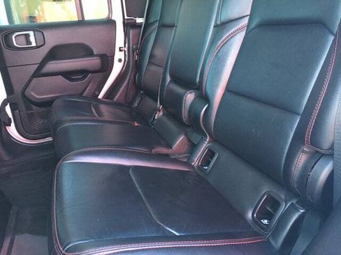 Used 2021 Jeep Gladiator Rubicon AWD/4WD image 12