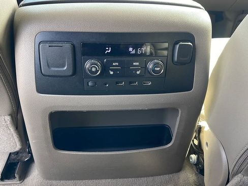 Used 2020 Chevrolet Suburban Premier image 17