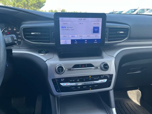 Used 2021 Ford Explorer XLT AWD/4WD image 10