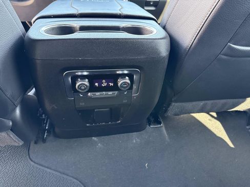 Used 2025 GMC Yukon Denali image 16