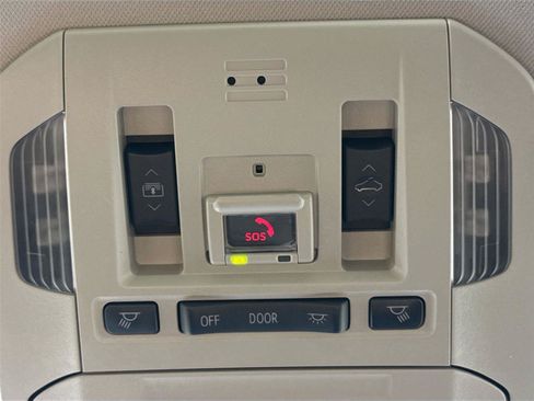 Used 2022 Toyota Highlander Platinum FWD image 23