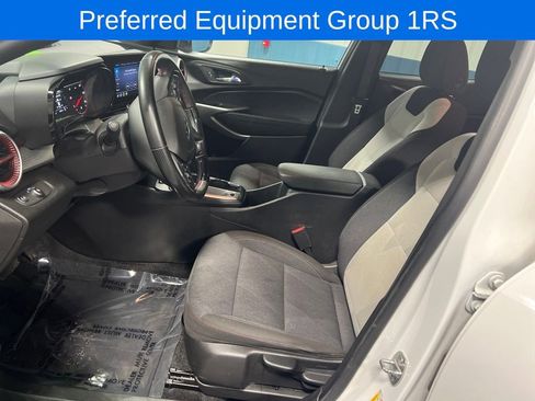 Used 2024 Chevrolet Trax RS image 4