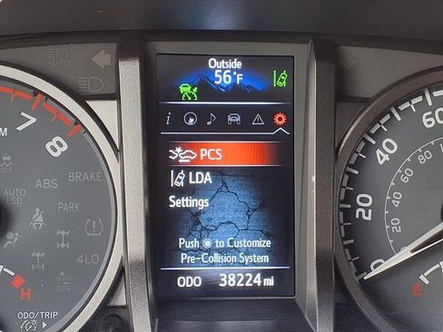 Used 2022 Toyota Tacoma TRD Off-Road image 35