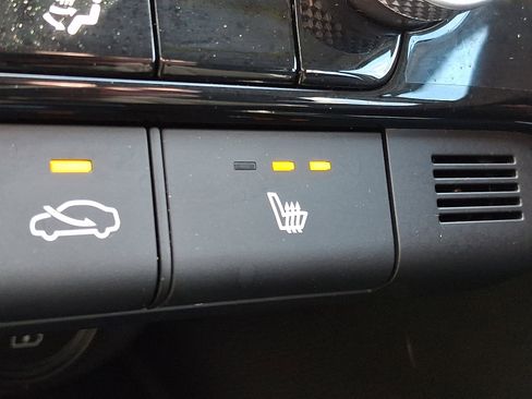 Used 2023 Hyundai Elantra SEL w/ Convenience Package image 23