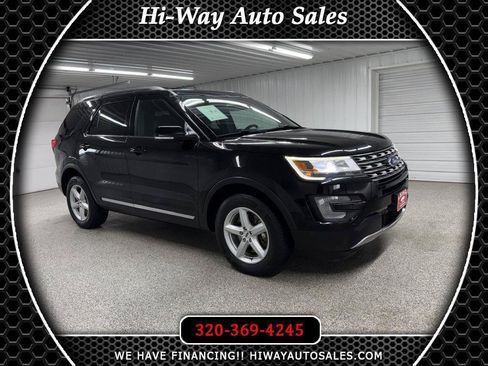Used 2017 Ford Explorer XLT AWD/4WD image 1