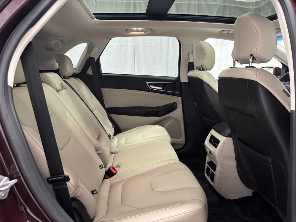 Used 2018 Ford Edge Titanium w/ Equipment Group 301A AWD/4WD image 53