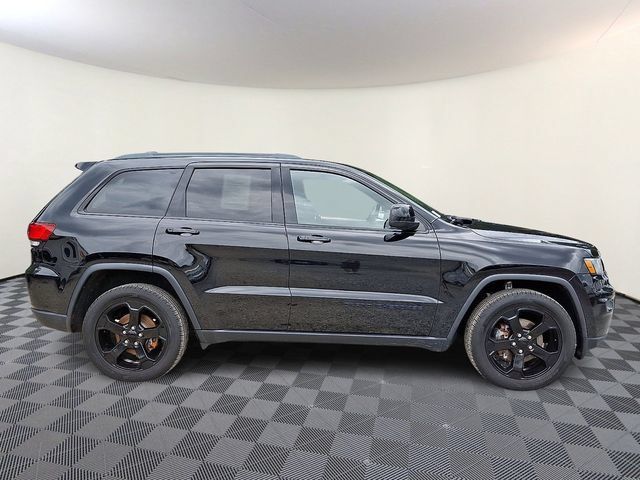 Used 2018 Jeep Grand Cherokee Laredo AWD/4WD image 8