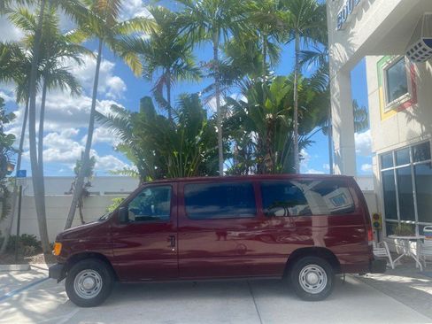 Used 2006 Ford E-150 and Econoline 150 Wagon image 5