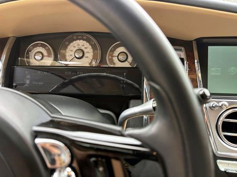 Used 2014 Rolls-Royce Wraith image 19