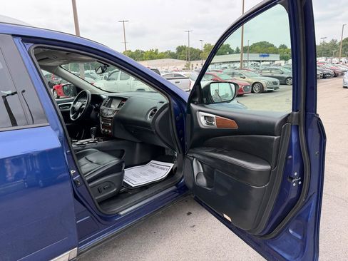 Used 2019 Nissan Pathfinder Platinum AWD/4WD image 9