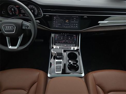 Used 2025 Audi Q7 3.0T Premium Plus image 16