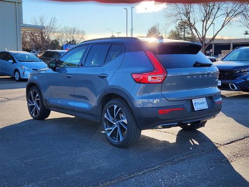 Used 2020 Volvo XC40 T5 R-Design w/ Protection Package Premier image 3