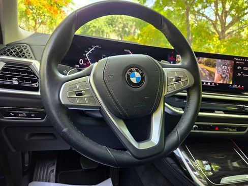 Used 2026 BMW X7 xDrive40i AWD/4WD image 29