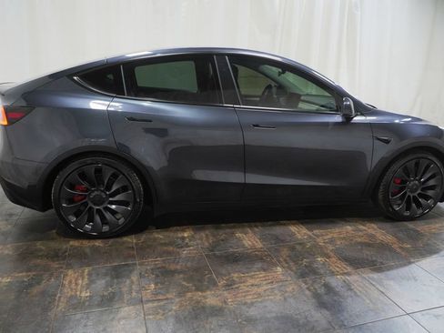 Used 2024 Tesla Model Y Performance image 4