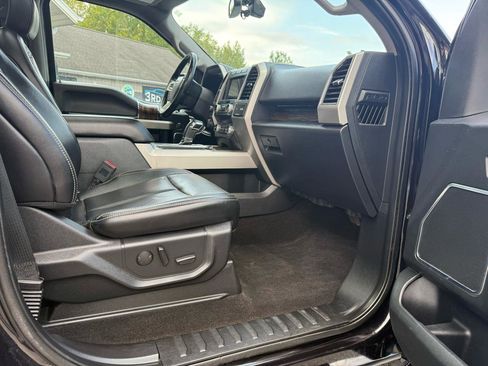 Used 2019 Ford F150 Lariat w/ Equipment Group 502A Luxury AWD/4WD image 11