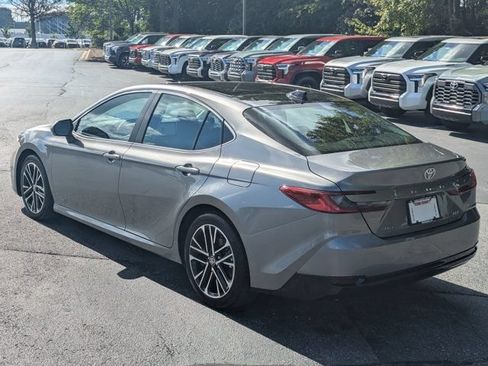 Used 2026 Toyota Camry XLE FWD image 5