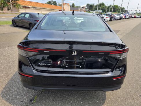 Used 2024 Honda Accord EX image 4