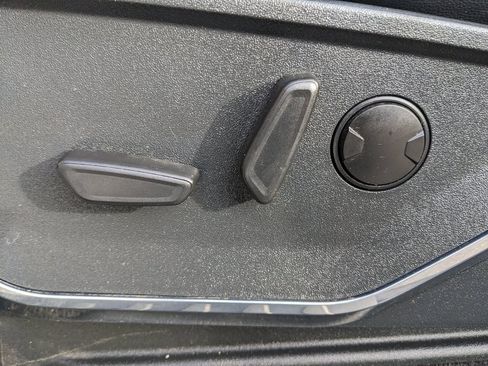 Used 2023 Ford F250 Lariat w/ Chrome Package image 55