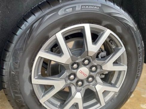 Used 2020 GMC Acadia SLE image 9