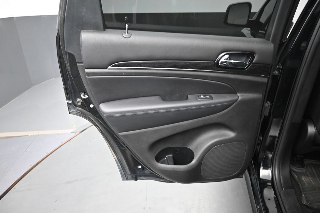 Used 2019 Jeep Grand Cherokee High Altitude AWD/4WD image 19