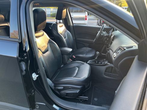 Used 2018 Jeep Compass Limited w/ Navigation Group AWD/4WD image 17