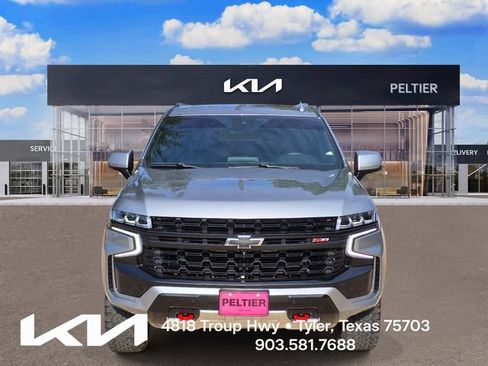 Used 2023 Chevrolet Suburban Z71 w/ Luxury Package AWD/4WD image 2