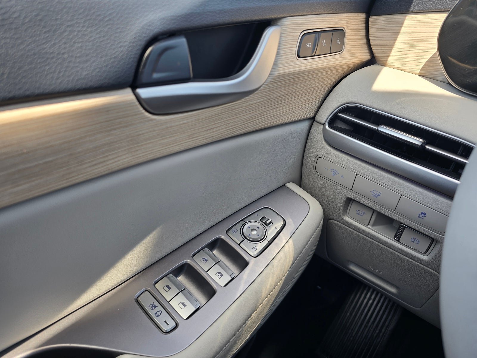Used 2024 Hyundai Palisade Limited AWD/4WD image 22