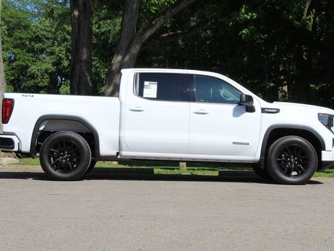 Used 2023 GMC Sierra 1500 Elevation AWD/4WD image 9
