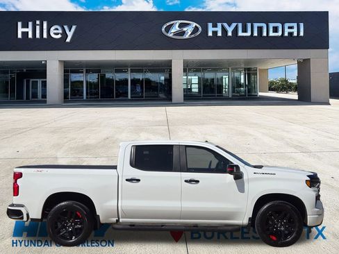 Used 2022 Chevrolet Silverado 1500 RST w/ Redline Edition image 3