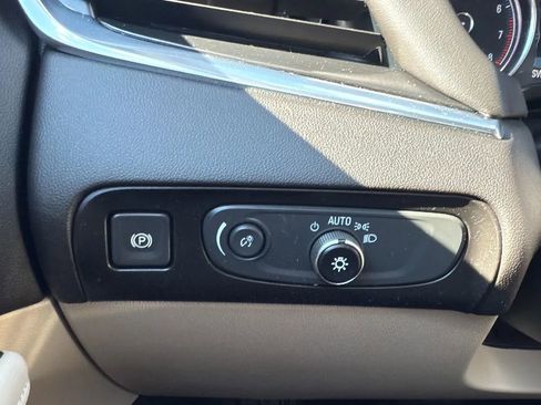 Used 2019 Buick Enclave Essence AWD/4WD image 15