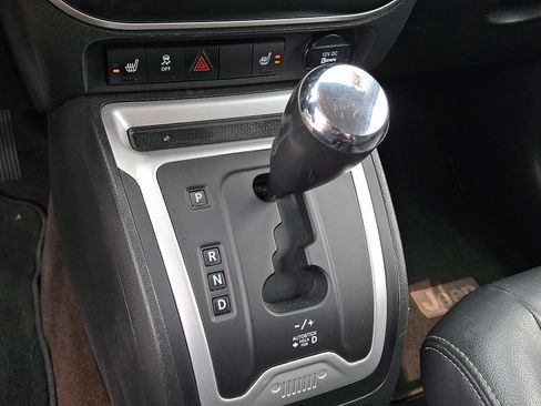 Used 2014 Jeep Compass Latitude FWD image 14