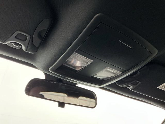 Used 2013 Dodge Challenger SXT RWD image 19