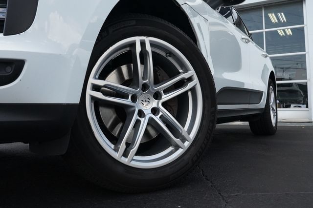 Used 2020 Porsche Macan AWD/4WD image 27