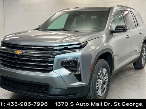 New 2026 Chevrolet Traverse LT w/ Driver Confidence Package AWD/4WD image 1
