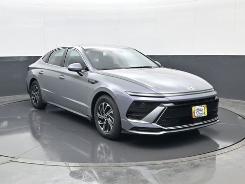 New 2026 Hyundai Sonata Blue FWD image 3