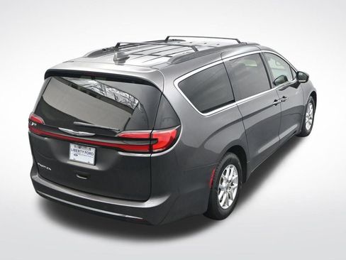 Used 2022 Chrysler Pacifica Touring-L image 29