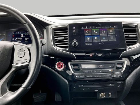 Used 2022 Honda Pilot Touring image 7
