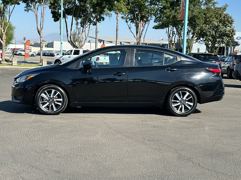 Used 2025 Nissan Versa SV FWD image 2